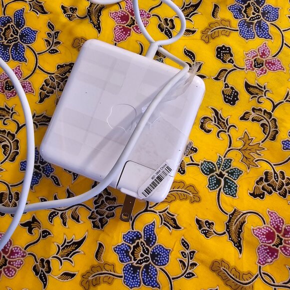 85W MagSafe 2 Power Adapter (Open Box) - Picture 3 of 4